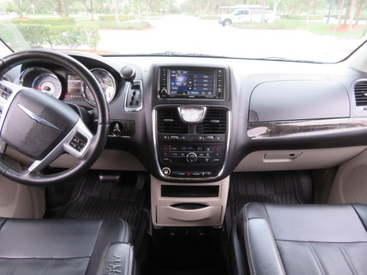 2014 White /Black Chrysler Town & Country (2C4RC1BG4ER) , located at 4301 Oak Circle #19, Boca Raton, FL, 33431, (954) 561-2499, 26.388861, -80.084038 - Photo#50